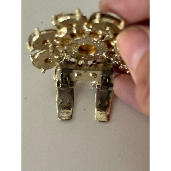 Vintage Women's Silver Rhinestone Rosette Stone Clip-on Earrings - Picture 7 of 13